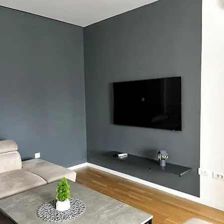 Апартаменты Flat In With A Garage Сараево